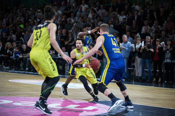 一是动作执 一是动作执